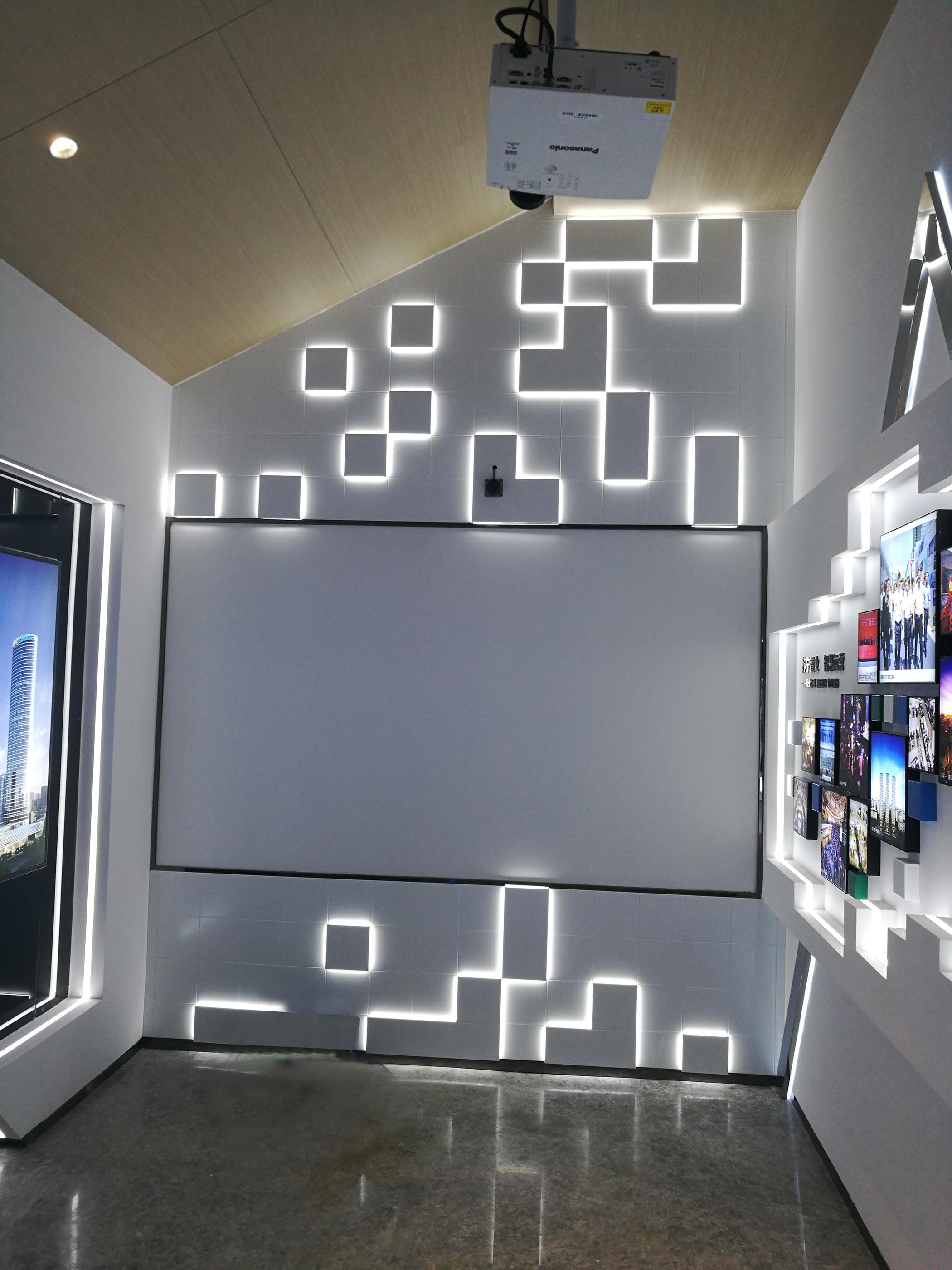 安庆.苏宁悦城售楼部科技展厅装饰装修工程(图2)