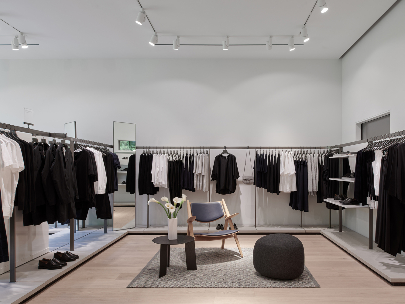 合肥300平方服装店装修设计项目(图1)