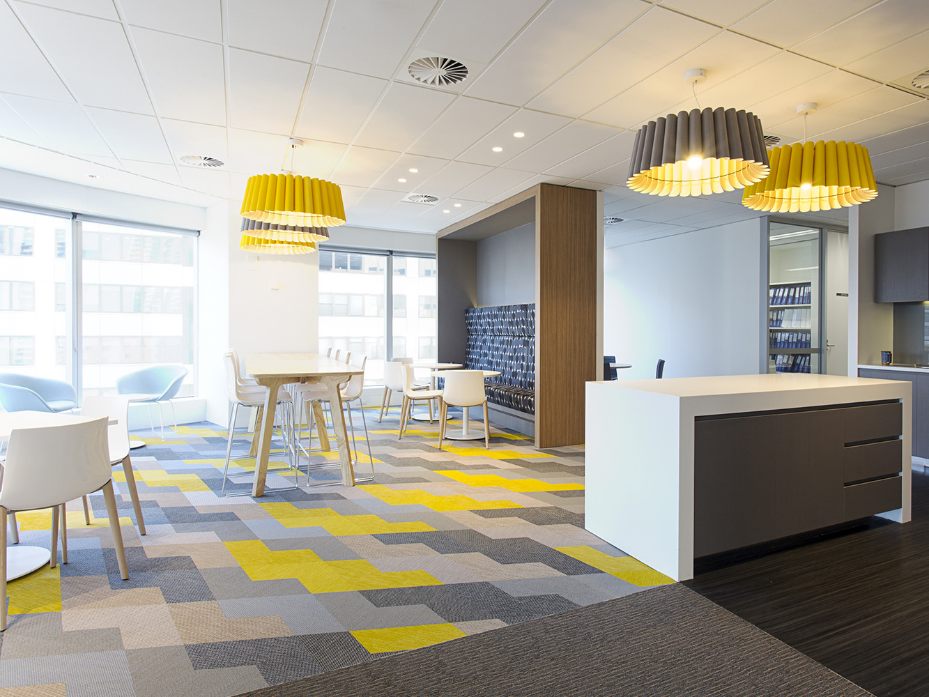 阜阳2300㎡办公室装修设计案例(图2)